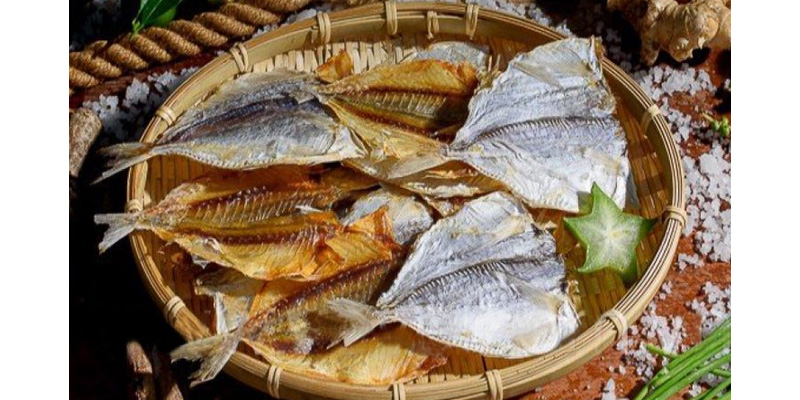 Cá khô có hàm lượng muối cap sẽ khiến gan suy giảm