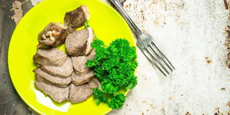 Nên chế biến thịt bò đơn giản như luộc, hấp hoặc xào nhanh với một chút dầu