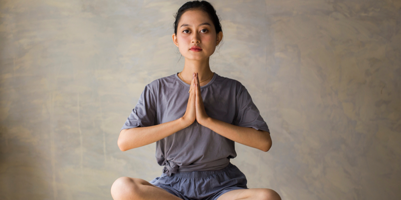 Giữ tâm lý thoải mái để tránh nóng gan nổi mụn