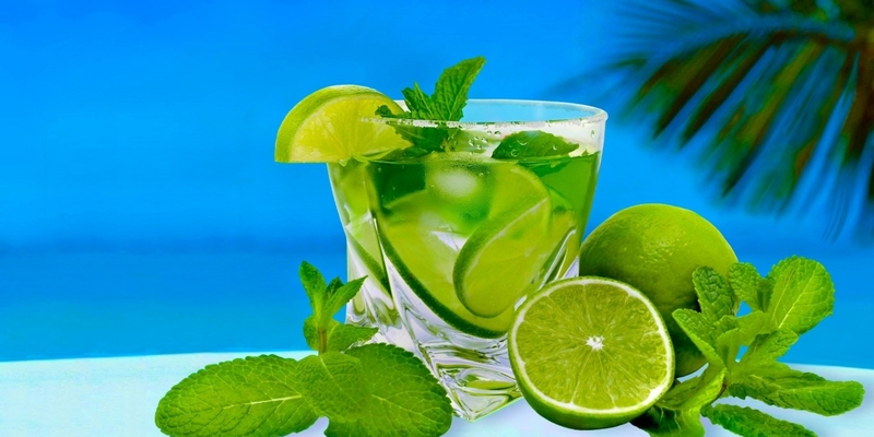 Sử dụng những thức uống mát giúp giảm tình trạng nóng gan