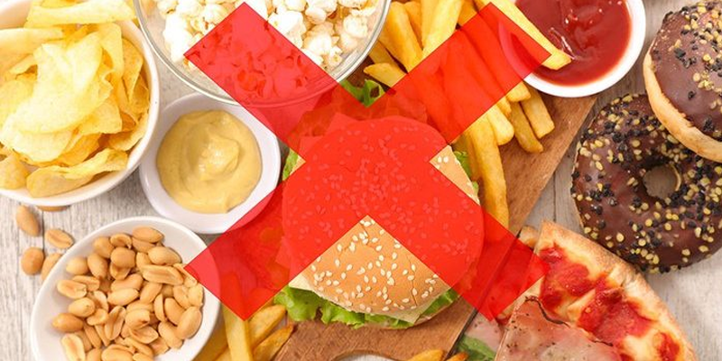 Hạn chế thức ăn nhiều dầu mỡ và đồ ăn nhanh
