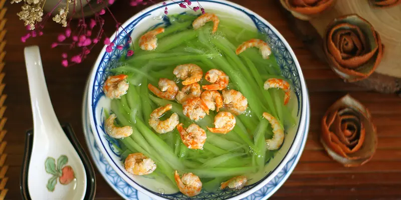 Canh bầu nấu tôm giúp mát gan, giải độc