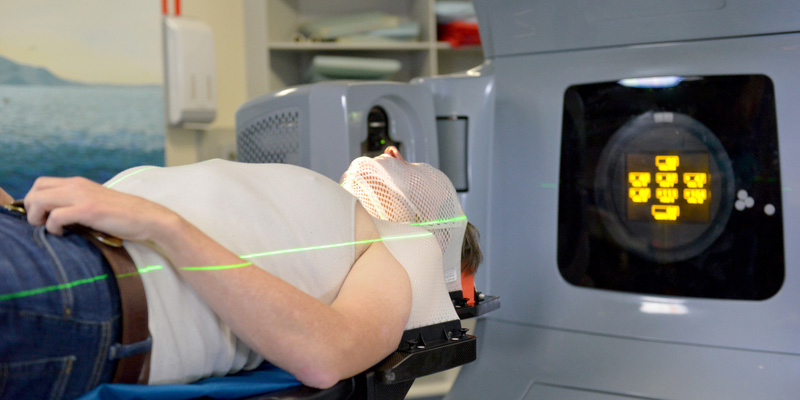 Xạ trị ung thư gan sử dụng tia hoặc chất phóng xạ tác động đến các tế bào ung thư