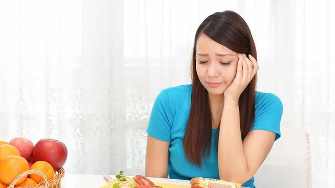 Dấu hiệu mệt mỏi chán ăn 