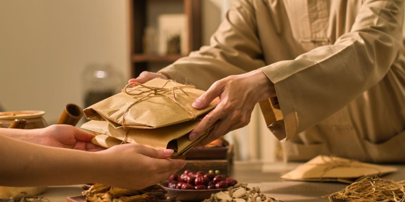 Đông y có một số bài thuốc giúp thanh nhiệt, giải độc và làm dịu da