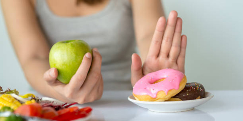 Người bệnh gan nhiễm mỡ nên hạn chế đường và chất béo