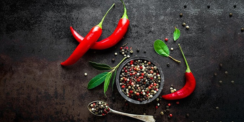 Gan nhiễm mỡ độ 2 không nên ăn quá nhiếu đồ cay nóng