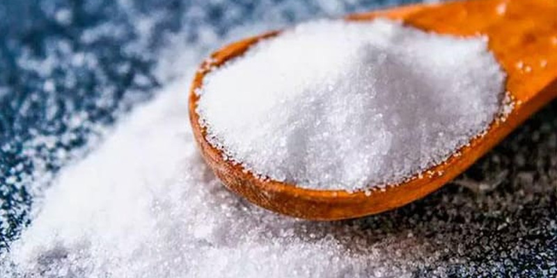 Người bị gan nhiễm mỡ nên hạn chế ăn muối