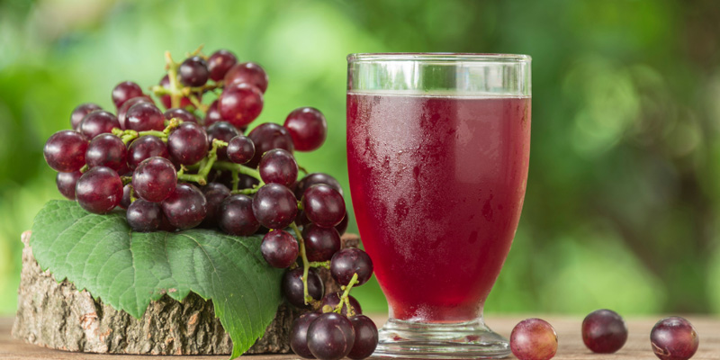 Uống nước ép nho giúp làm mát gan và giảm tổn thương tế bào gan.