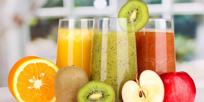 Nên ưu tiên nước ép từ rau củ quả tươi để hỗ trợ chức năng gan
