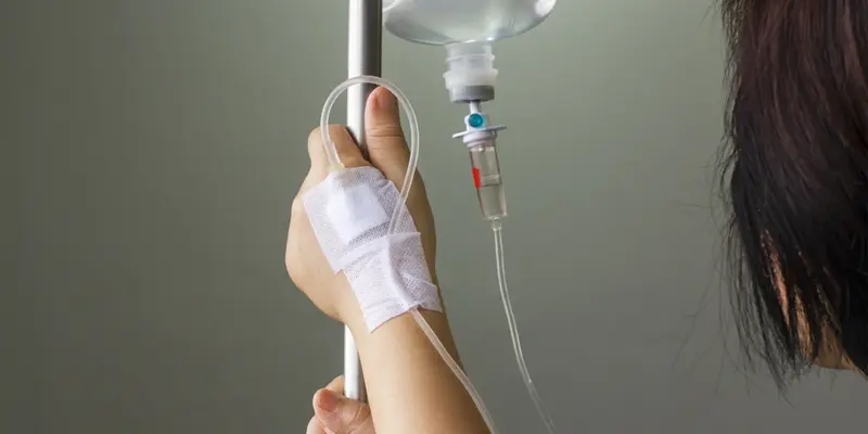 Hóa trị đi vào máu và có thể ảnh hưởng đến toàn bộ cơ thể