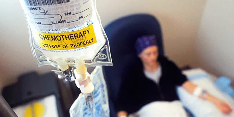 Hóa trị là một trong những phương pháp điều trị ung thư vú di ăn gan