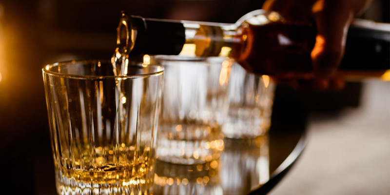 Lạm dụng rượu bia quá nhiều là nguyên nhân gây ra bệnh xơ gan