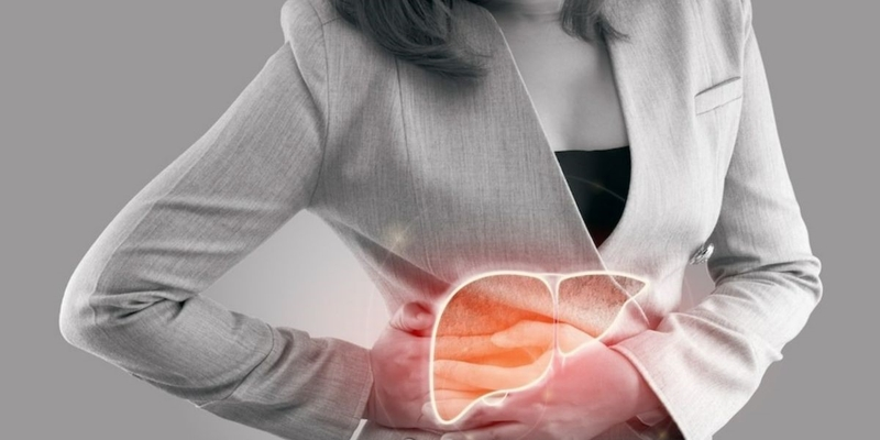 Áp xe gan thường do vi khuẩn hoặc ký sinh trùng gây ra