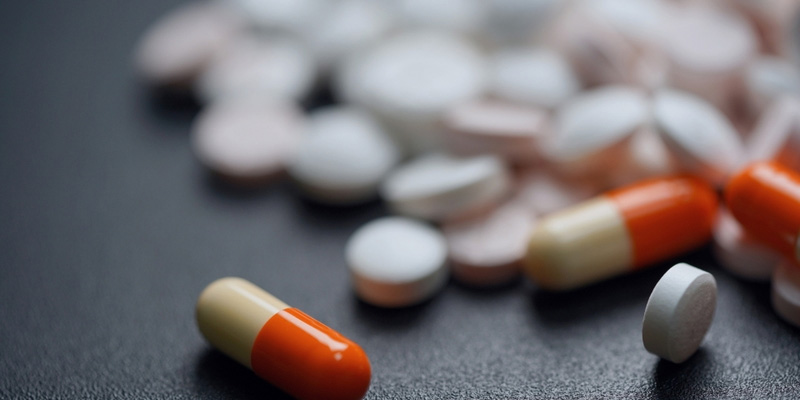 Một số loại thuốc như Amiodarone, isoniazid, methotrexate,... có thể là nguyên nhân của suy gan mạn tính