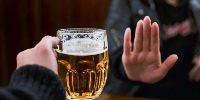 Lối sống lành mạnh và hạn chế bia rượu nhằm phòng tránh nhiễm độc gan