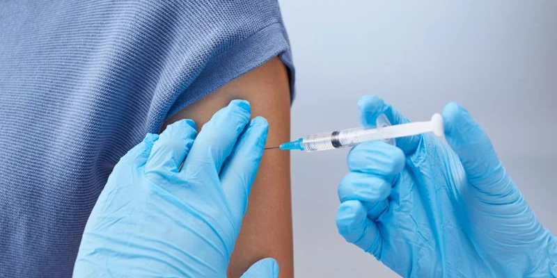 Tiêm vắc xin viêm gan B cùng một trong những cách dự phòng các bệnh lý gan dẫn tới u gan ác tính