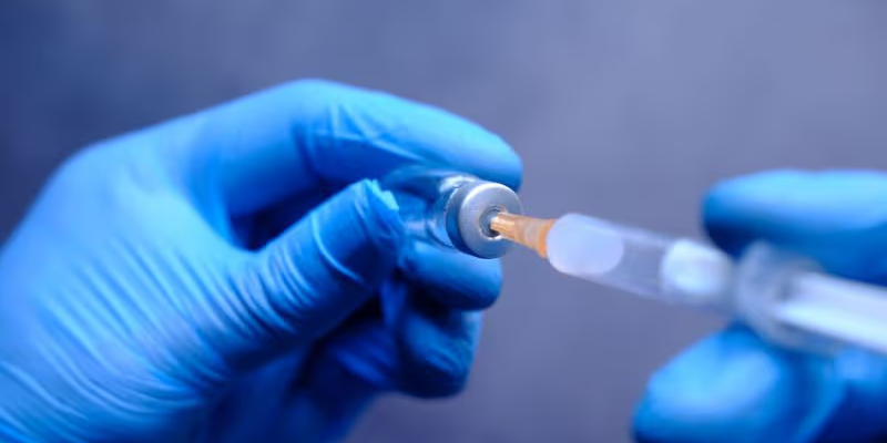 Tiêm phòng viêm gan theo khuyến cáo để bảo vệ gan khỏi virus viêm gan