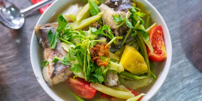Rau ngổ tính mát, có tác dụng thanh nhiệt, giải độc, hỗ trợ điều trị nóng trong vì vậy tốt cho gan. Loại rau này được dùng phổ biến trong ẩm thực nước ta