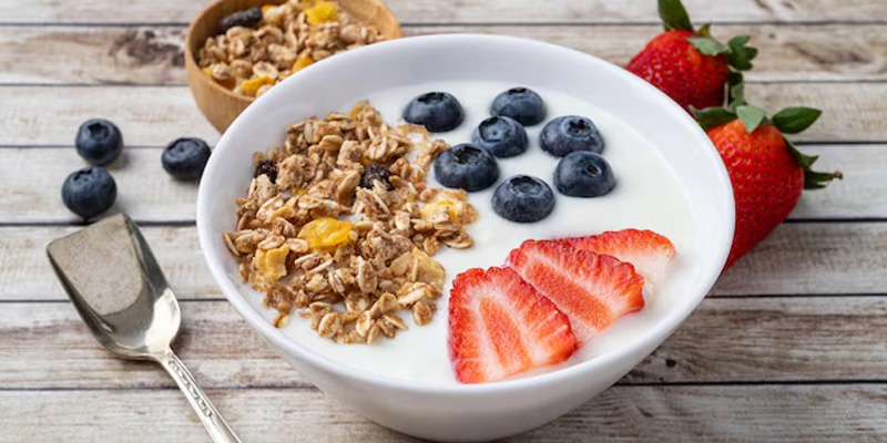 Thực đơn bữa sáng cho người gan nhiễm mỡ với ngũ cốc nguyên hạt