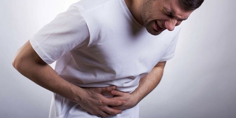 Đau bụng vùng hạ sườn phải báo hiệu bệnh lý tại gan
