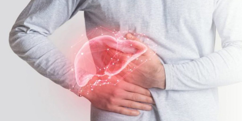 Các cơn đau tức bụng vùng mạn sườn phải là triệu chứng của ung thư gan giai đoạn cuối.