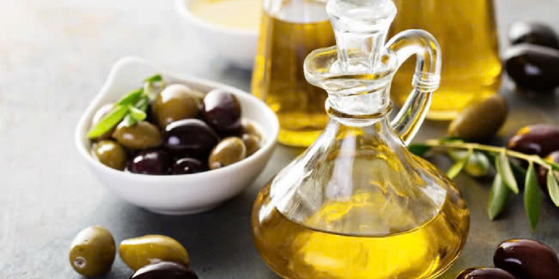 Các hoạt chất squalene và axit oleic trong dầu ô-liu có tác dụng làm chậm và ngăn chặn sự phát triển của tế bào ung thư