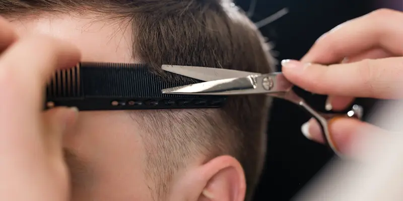 Cắt tóc có lây viêm gan B không