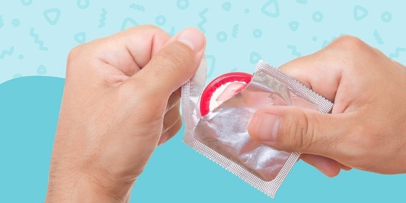 Sử dụng bao cao su để ngăn lây nhiễm viêm gan B