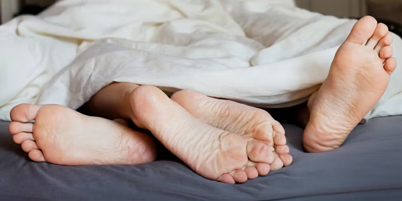 Viêm gan B có thể lây nhiễm qua đường tình dục nếu như không dùng biện pháp an toàn