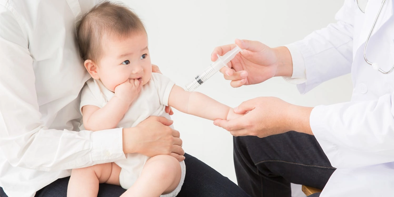 Tiêm ngừa đầy đủ các loại vắc xin viêm gan là cách giúp trẻ phòng bệnh tốt nhất.