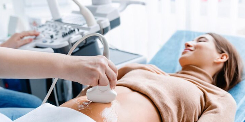 Nên đi khám sức khỏe định kỳ sẽ giúp bạn phát hiện sớm bệnh xơ gan