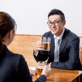 Men gan cao uống bia được không? So sánh mức độ ảnh hưởng đến bệnh